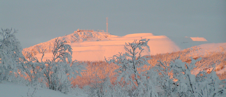 Kirunavaaragruvan vintertid med snö.