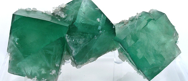 Argonit- och flusspatkristaller.