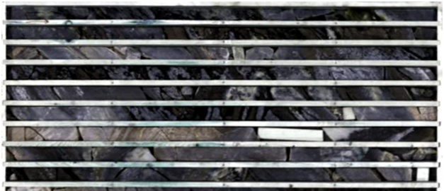 En falsk f&auml;rg kompositbild av en l&aring;da med borrk&auml;rnor