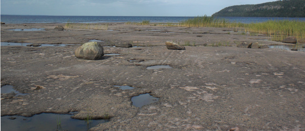 Platt bergsyta. Foto.