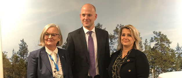 Avgående generaldirektör Lena Söderberg, statssekreterare Emil Högberg och tillträdande generaldirektör Anneli Wirtén.